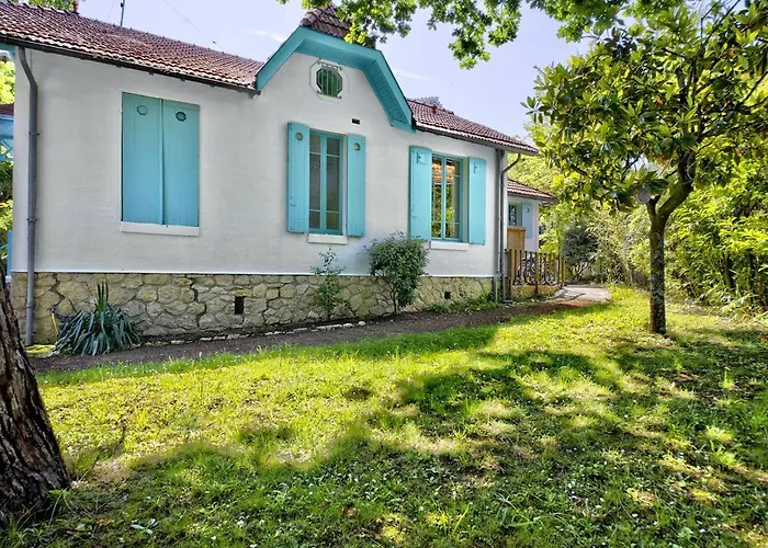 Villa Spacieuse A - Terrasses, Jardin, Proche Plages, 5 Pour 12 Pers. - Fr-1-433-104